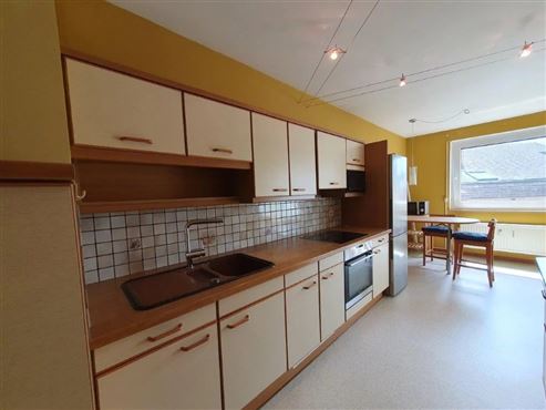 Zentrumsnah wohnen mit Komfort – Stadtwohnung mit Balkon & Garage