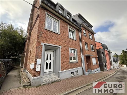 Einziehen & Wohlfühlen: Charmante EG-Wohnung mit privater Terrasse, Garten und Parkplatz in zentraler Lage