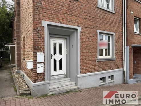 Einziehen & Wohlfühlen: Charmante EG-Wohnung mit privater Terrasse, Garten und Parkplatz in zentraler Lage
