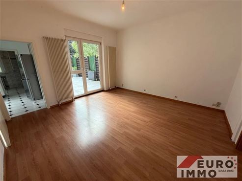 Einziehen & Wohlfühlen: Charmante EG-Wohnung mit privater Terrasse, Garten und Parkplatz in zentraler Lage
