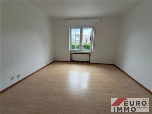 Einziehen & Wohlfühlen: Charmante EG-Wohnung mit privater Terrasse, Garten und Parkplatz in zentraler Lage