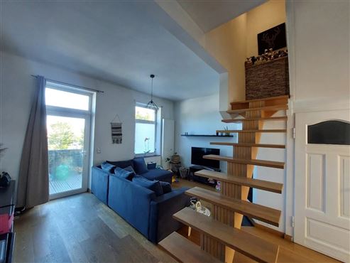 Charmante Duplex-Wohnung mit zwei Parkplätzen und Terrasse in zentraler Lage