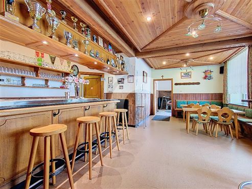 Café/Saal & Wohnung - WEYWERTZ
