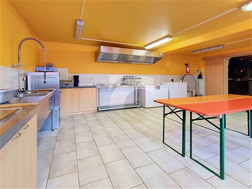 Café/Saal & Wohnung - WEYWERTZ