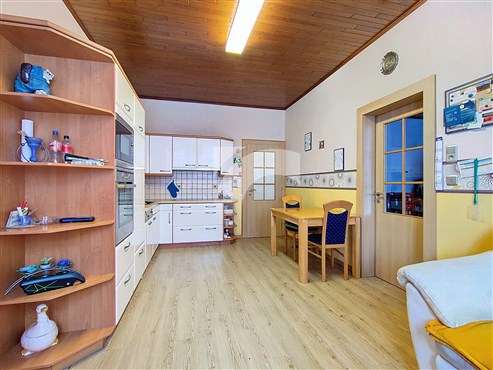 Café/Saal & Wohnung - WEYWERTZ