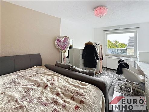 Frisch renovierte und komfortable Stadtwohnung mit Balkon und Garage