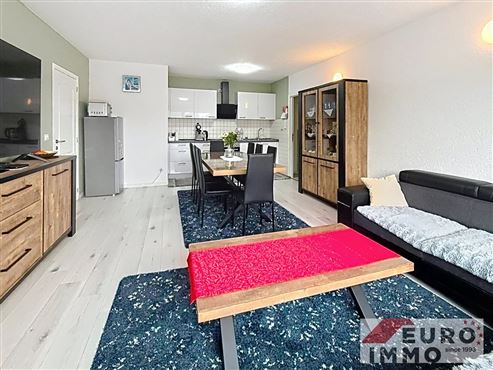 Frisch renovierte und komfortable Stadtwohnung mit Balkon und Garage