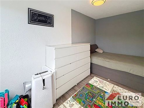 Frisch renovierte und komfortable Stadtwohnung mit Balkon und Garage