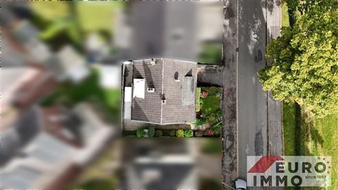 Einfamilienhaus mit Potenzial – renovierungsbedürftige Doppelhaushälfte in ruhiger Lage