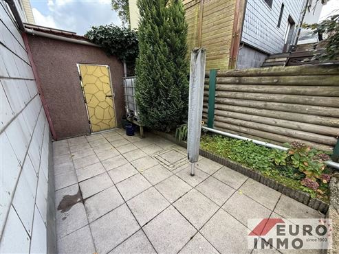 Einfamilienhaus mit Potenzial – renovierungsbedürftige Doppelhaushälfte in ruhiger Lage