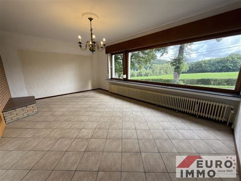 Einfamilienhaus mit Potenzial – renovierungsbedürftige Doppelhaushälfte in ruhiger Lage
