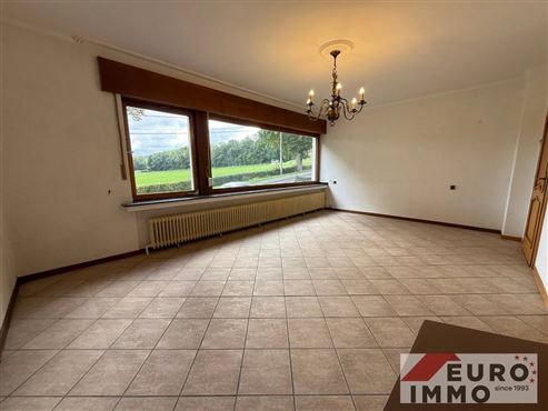 Einfamilienhaus mit Potenzial – renovierungsbedürftige Doppelhaushälfte in ruhiger Lage