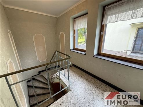 Einfamilienhaus mit Potenzial – renovierungsbedürftige Doppelhaushälfte in ruhiger Lage