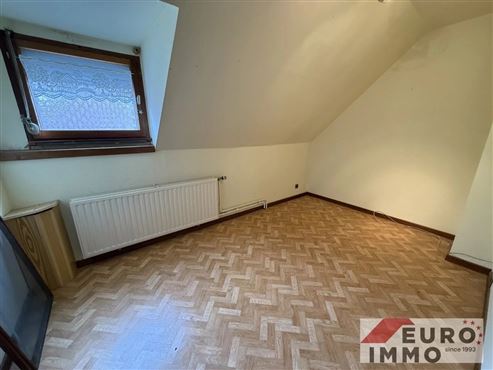 Einfamilienhaus mit Potenzial – renovierungsbedürftige Doppelhaushälfte in ruhiger Lage