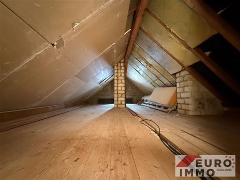 Einfamilienhaus mit Potenzial – renovierungsbedürftige Doppelhaushälfte in ruhiger Lage