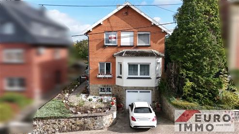 Chic, stilvoll und zentral – freistehendes Einfamilienhaus mit Garten in Eupen