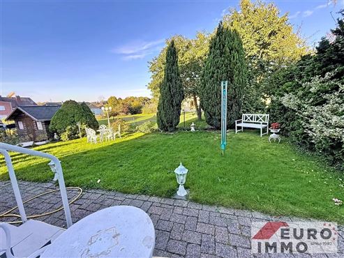 Chic, stilvoll und zentral – freistehendes Einfamilienhaus mit Garten in Eupen
