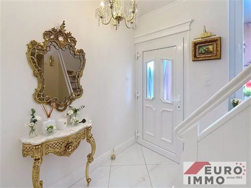 Chic, stilvoll und zentral – freistehendes Einfamilienhaus mit Garten in Eupen