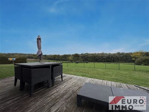 Seltene Gelegenheit: hochwertig und stilvoll renovierter Bungalow mit traumhaftem Weitblick in ruhiger Grünlage