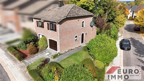 Zeitloses Reiheneckhaus mit Garage und Garten im deutsch-belgischen Grenzgebiet – ein Zuhause zum Wohlfühlen!