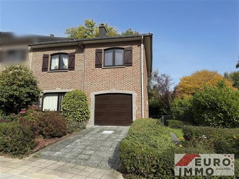 Zeitloses Reiheneckhaus mit Garage und Garten im deutsch-belgischen Grenzgebiet – ein Zuhause zum Wohlfühlen!