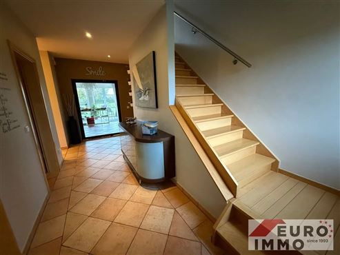 Willkommen in Ihrer exklusiven Familienvilla mit höchstem Wohnkomfort in naturverbundener Lage