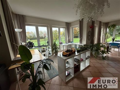 Willkommen in Ihrer exklusiven Familienvilla mit höchstem Wohnkomfort in naturverbundener Lage