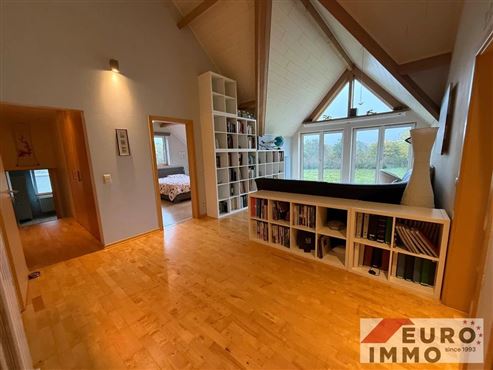 Willkommen in Ihrer exklusiven Familienvilla mit höchstem Wohnkomfort in naturverbundener Lage