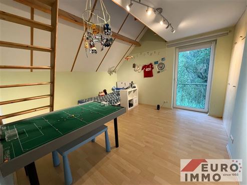 Willkommen in Ihrer exklusiven Familienvilla mit höchstem Wohnkomfort in naturverbundener Lage
