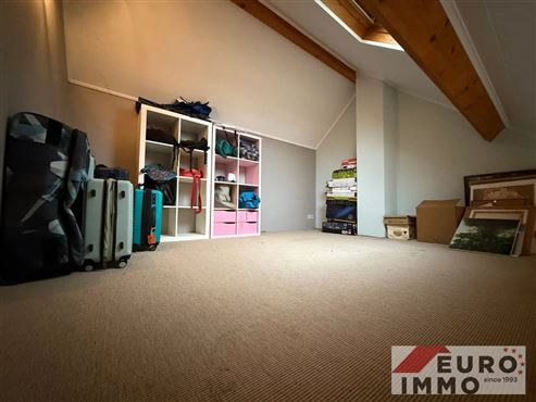 Willkommen in Ihrer exklusiven Familienvilla mit höchstem Wohnkomfort in naturverbundener Lage