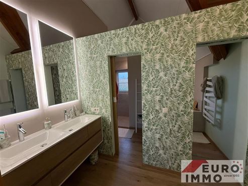 Willkommen in Ihrer exklusiven Familienvilla mit höchstem Wohnkomfort in naturverbundener Lage