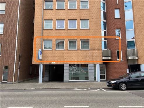 Im Herzen von Eupen – zeitgemäße und elegante Stadtwohnung mit großer Terrasse, Parkblick, Tiefgaragenstellplatz und Keller!