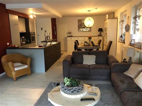 Im Herzen von Eupen – zeitgemäße und elegante Stadtwohnung mit großer Terrasse, Parkblick, Tiefgaragenstellplatz und Keller!