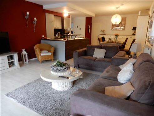 Im Herzen von Eupen – zeitgemäße und elegante Stadtwohnung mit großer Terrasse, Parkblick, Tiefgaragenstellplatz und Keller!