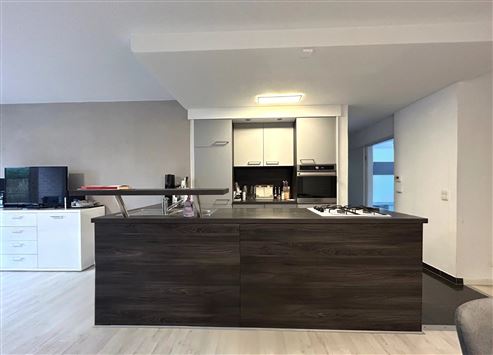 Im Herzen von Eupen – zeitgemäße und elegante Stadtwohnung mit großer Terrasse, Parkblick, Tiefgaragenstellplatz und Keller!
