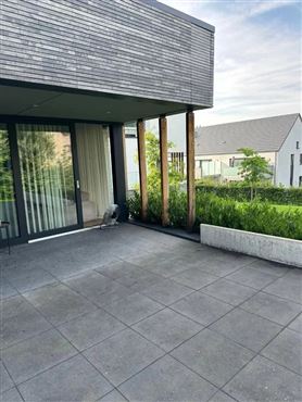 Exklusive Duplex-Wohnung mit Bungalow Charakter in begehrter Wohnlage: Stadtnah, ruhig und umgeben von Natur – Waldnähe inklusive