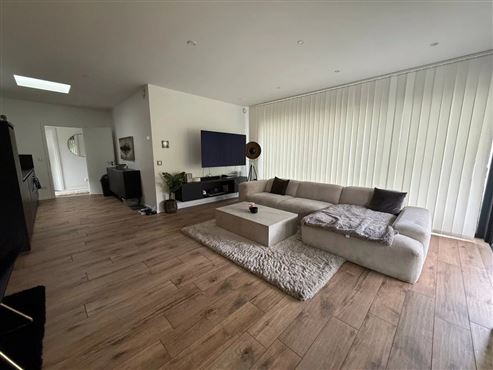 Exklusive Duplex-Wohnung mit Bungalow Charakter in begehrter Wohnlage: Stadtnah, ruhig und umgeben von Natur – Waldnähe inklusive