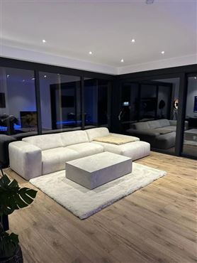 Exklusive Duplex-Wohnung mit Bungalow Charakter in begehrter Wohnlage: Stadtnah, ruhig und umgeben von Natur – Waldnähe inklusive