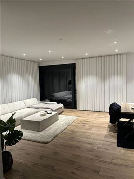 Exklusive Duplex-Wohnung mit Bungalow Charakter in begehrter Wohnlage: Stadtnah, ruhig und umgeben von Natur – Waldnähe inklusive