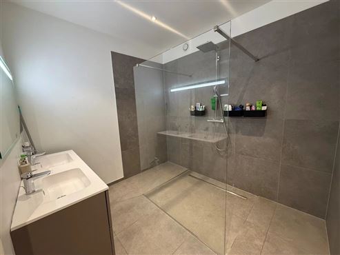 Exklusive Duplex-Wohnung mit Bungalow Charakter in begehrter Wohnlage: Stadtnah, ruhig und umgeben von Natur – Waldnähe inklusive