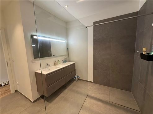 Exklusive Duplex-Wohnung mit Bungalow Charakter in begehrter Wohnlage: Stadtnah, ruhig und umgeben von Natur – Waldnähe inklusive