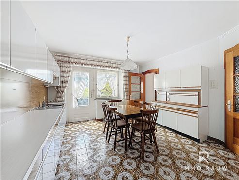 VERKAUFT: Großzügiges Wohnhaus mit Ausbaumöglichkeiten zu verkaufen - Zentrale Lage in Recht!