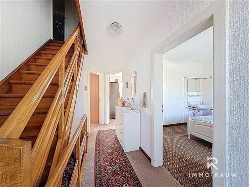 VERKAUFT: Großzügiges Wohnhaus mit Ausbaumöglichkeiten zu verkaufen - Zentrale Lage in Recht!