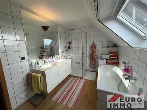 Ein Haus – zwei Wohneinheiten: Gepflegtes EFH mit separater Einliegerwohnung in grüner, ruhiger Lage und schneller Anbindung an zahlreiche Annehmlichkeiten