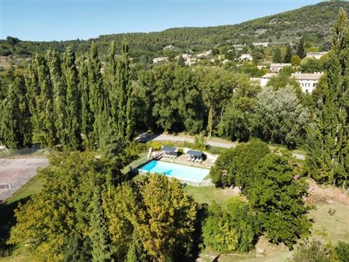 Außergewöhnliches Anwesen im Herzen der Drôme Provençale: Charmantes Hotel mit vielseitigem Potenzial – neu zu gestalten als Hotelprojekt, Gästehaus oder Familienanwesen