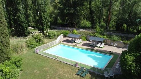 Außergewöhnliches Anwesen im Herzen der Drôme Provençale: Charmantes Hotel mit vielseitigem Potenzial – neu zu gestalten als Hotelprojekt, Gästehaus oder Familienanwesen