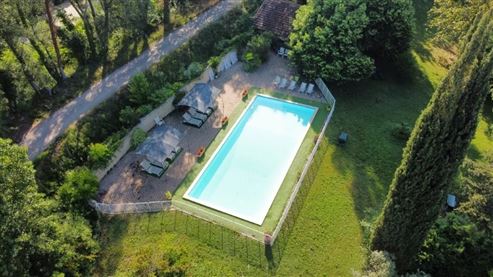 Außergewöhnliches Anwesen im Herzen der Drôme Provençale: Charmantes Hotel mit vielseitigem Potenzial – neu zu gestalten als Hotelprojekt, Gästehaus oder Familienanwesen