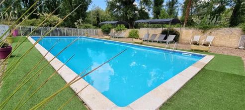 Außergewöhnliches Anwesen im Herzen der Drôme Provençale: Charmantes Hotel mit vielseitigem Potenzial – neu zu gestalten als Hotelprojekt, Gästehaus oder Familienanwesen