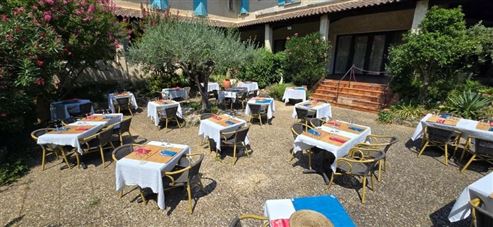 Außergewöhnliches Anwesen im Herzen der Drôme Provençale: Charmantes Hotel mit vielseitigem Potenzial – neu zu gestalten als Hotelprojekt, Gästehaus oder Familienanwesen