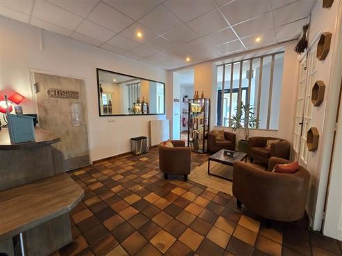 Außergewöhnliches Anwesen im Herzen der Drôme Provençale: Charmantes Hotel mit vielseitigem Potenzial – neu zu gestalten als Hotelprojekt, Gästehaus oder Familienanwesen